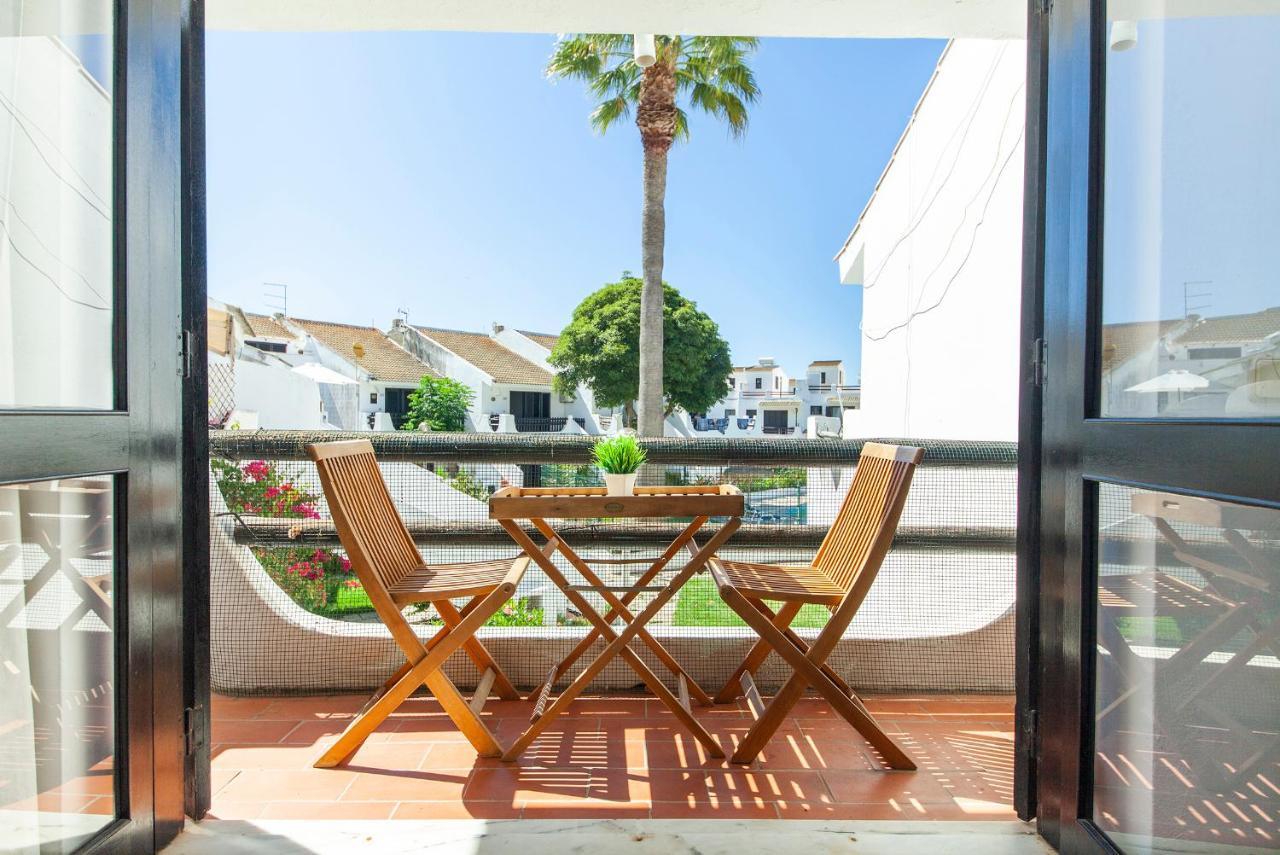 B12 - Pool And Sun Apartment Lagos Luaran gambar