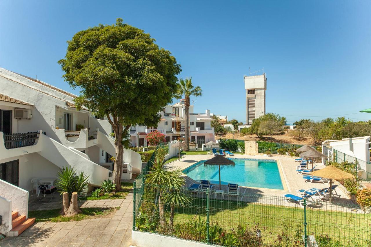 B12 - Pool And Sun Apartment Lagos Luaran gambar
