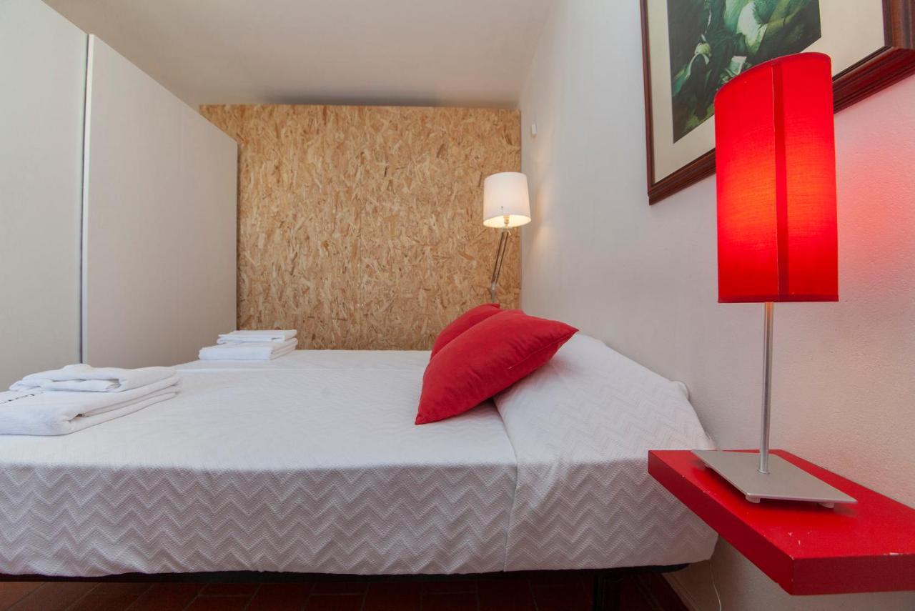 B12 - Pool And Sun Apartment Lagos Luaran gambar
